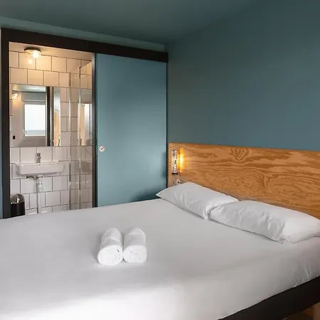 Eklo Paris Cdg Airport מלון *