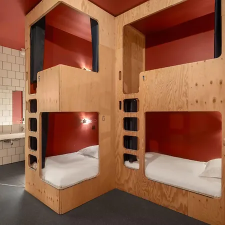 Eklo Paris Cdg Airport מלון *