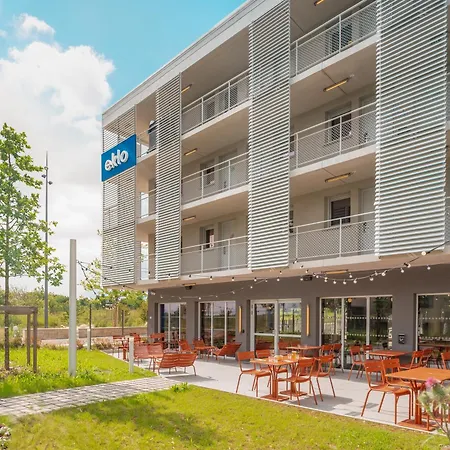 Eklo Paris Cdg Airport מלון *